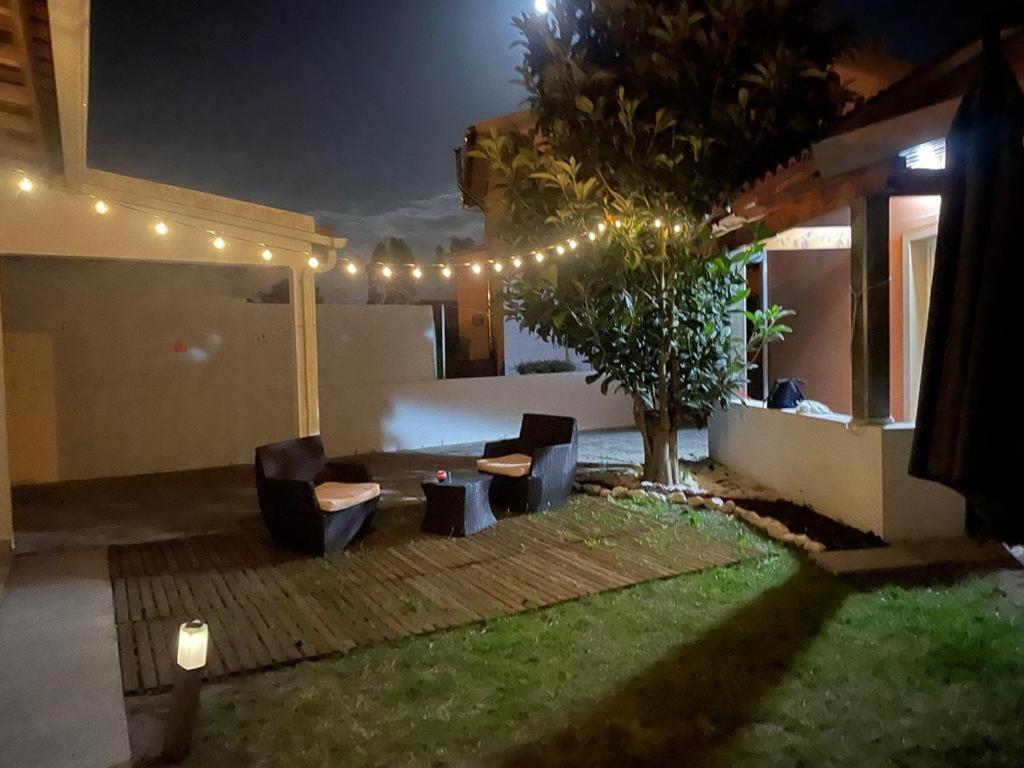 Moradia Alegre No Centro Da Vila Da Tocha. Bagian luar foto
